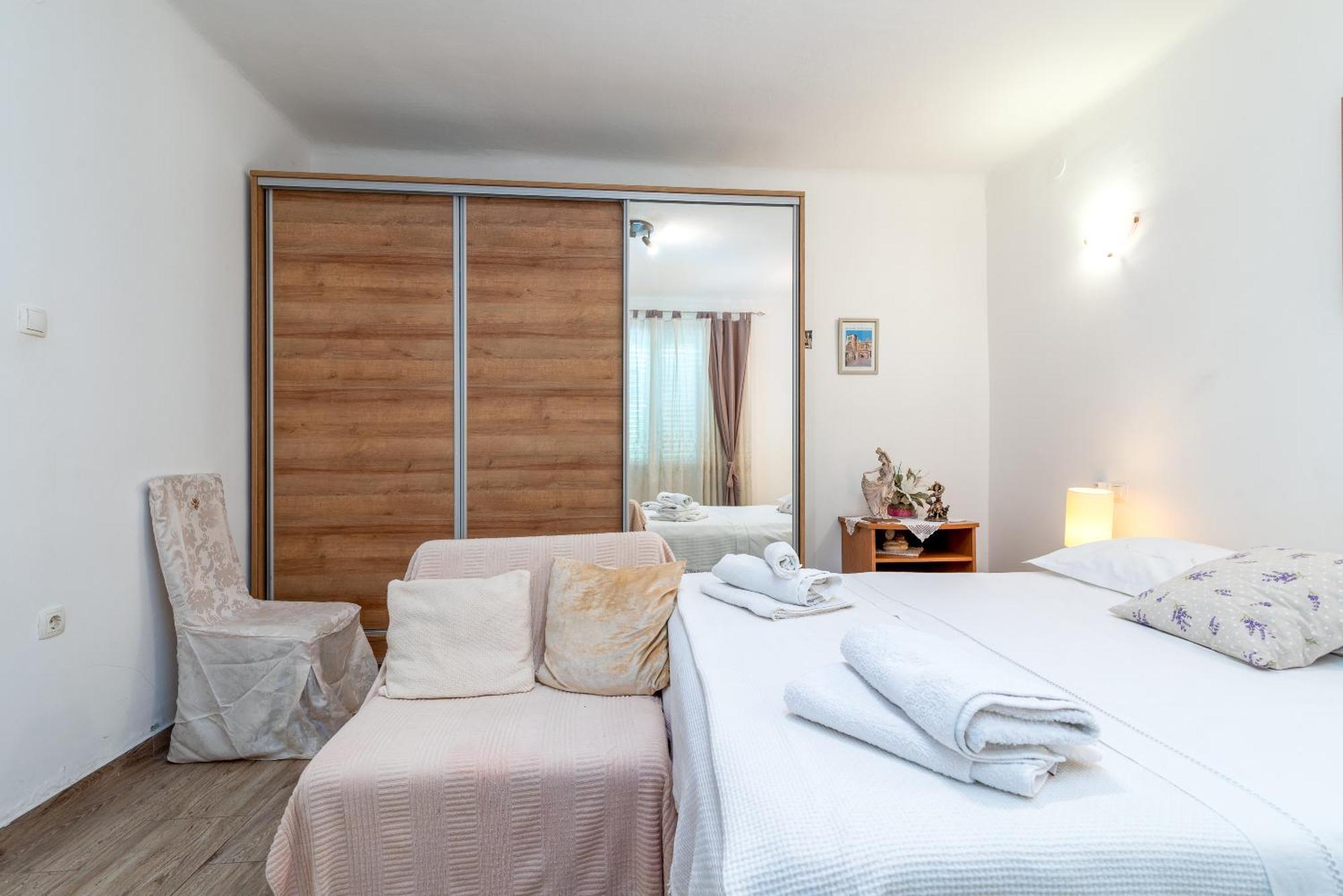 Apartman Duje 特罗吉尔 外观 照片